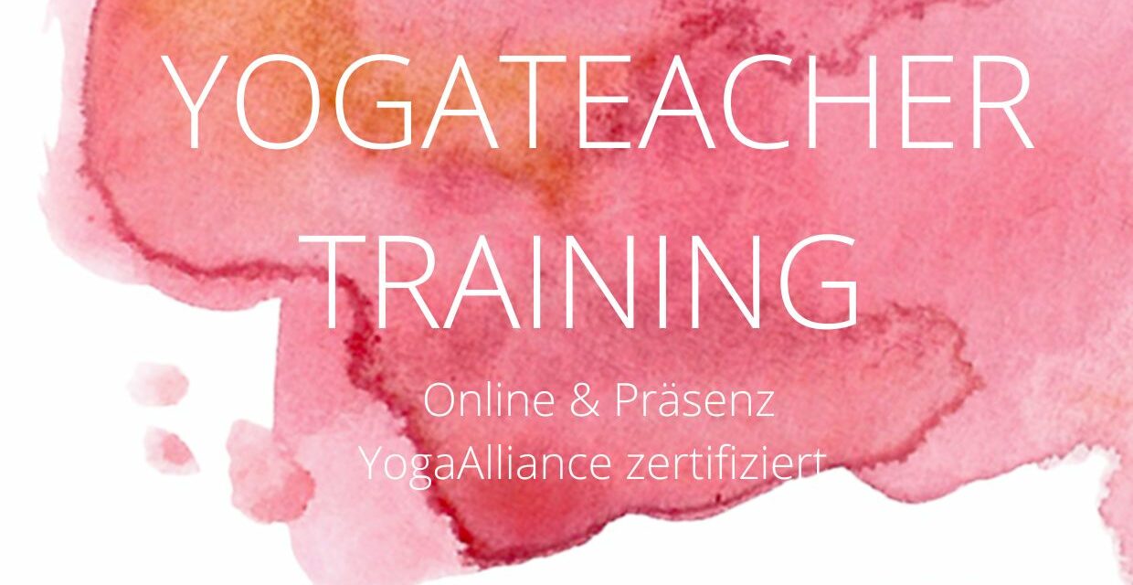 plus 300H Yoga­leh­re­rinnen Weiter­bil­dung  online & Präsenz Beginn 03.10.23